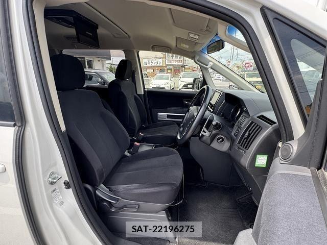 Mitsubishi DELICA 2018-02 8335605-7