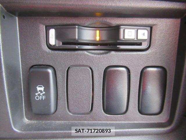 Mitsubishi DELICA 2013-10 8335609-24
