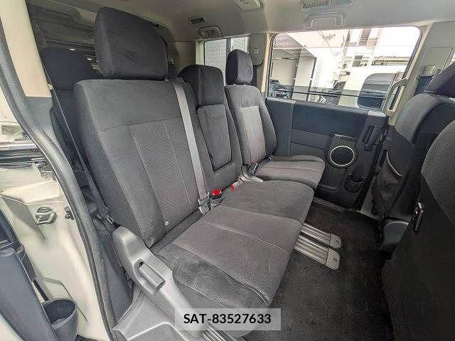 Mitsubishi DELICA 2014-05 8335604-10