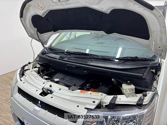 Mitsubishi DELICA 2014-05 8335604-13
