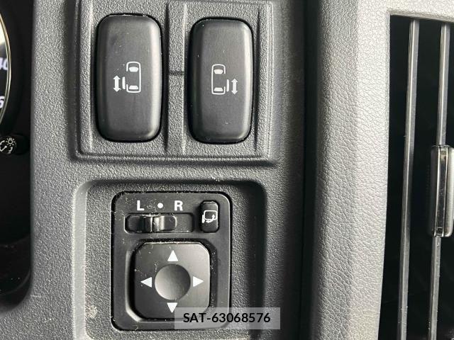Mitsubishi DELICA 2015-06 8335600-7