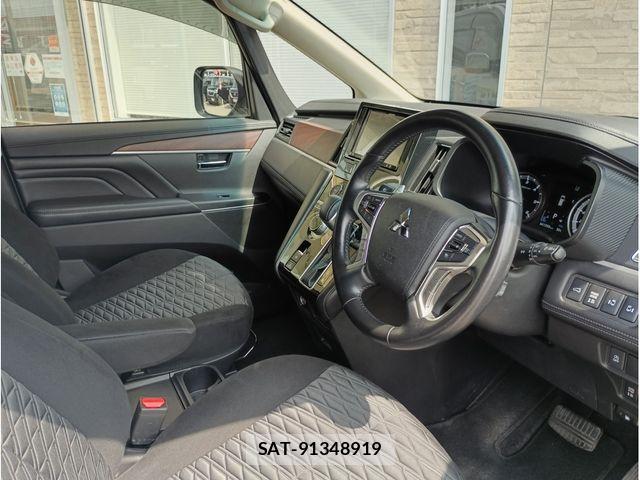 Mitsubishi DELICA 2022-05 8335599-1