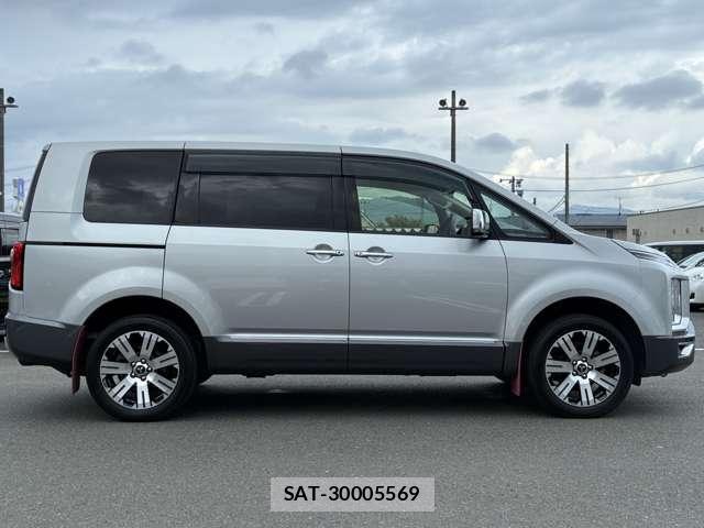Mitsubishi DELICA 2021-03 8354319-24