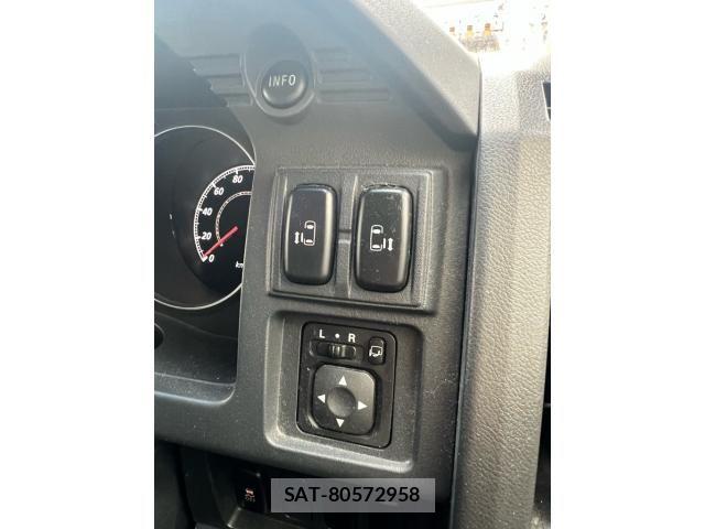 Mitsubishi DELICA 2013-01 8354323-14