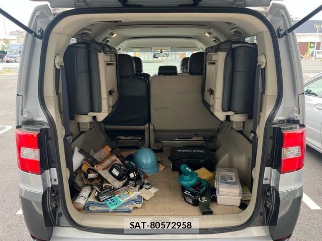Mitsubishi DELICA 2013-01 8354323-8