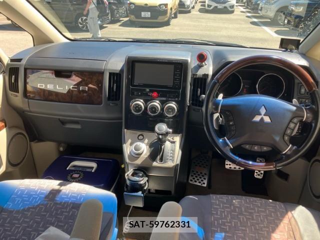 Mitsubishi DELICA 2012-01 8354324-13