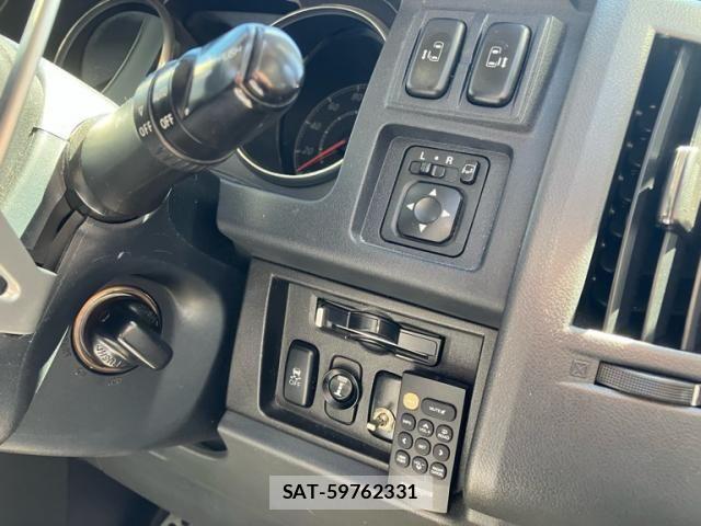 Mitsubishi DELICA 2012-01 8354324-17