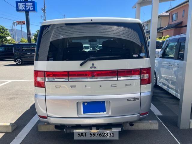 Mitsubishi DELICA 2012-01 8354324-2
