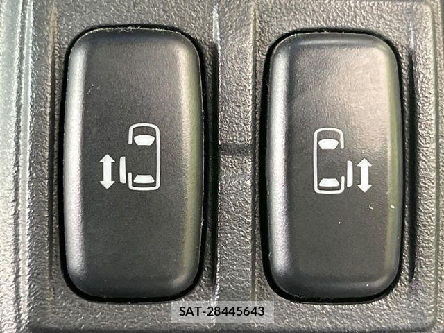 Mitsubishi DELICA 2016-02 8354321-2