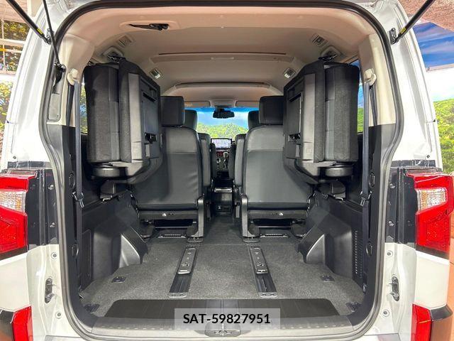 Mitsubishi DELICA 2025-05 8354313-10