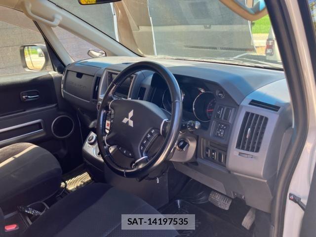 Mitsubishi DELICA 2007-09 8354322-9