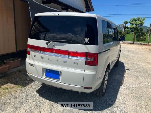 Mitsubishi DELICA 2007-09 8354322-3