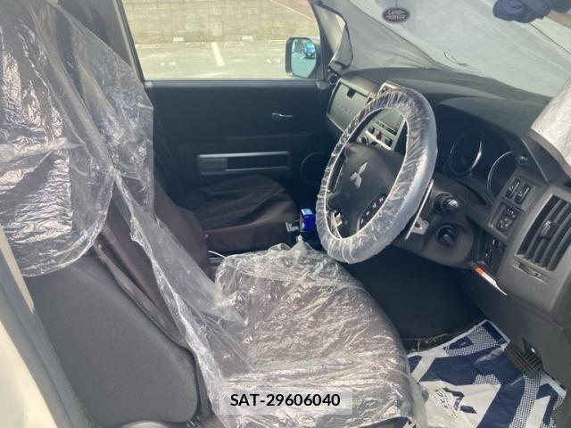 Mitsubishi DELICA 2014-01 8365611-10