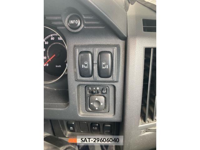 Mitsubishi DELICA 2014-01 8365611-25
