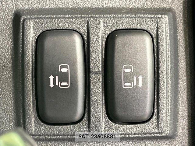 Mitsubishi DELICA 2018-10 8365604-2