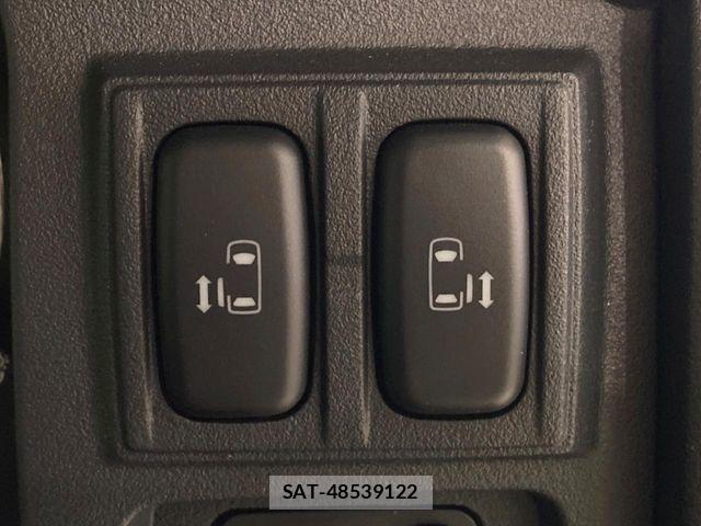 Mitsubishi DELICA 2018-06 8365602-5