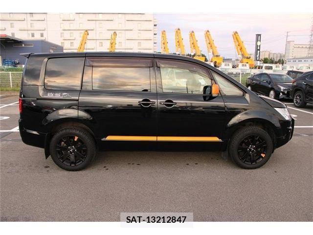Mitsubishi DELICA 2017-08 8365603-9