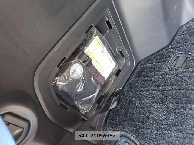 Mitsubishi DELICA 2021-08 8371608-29