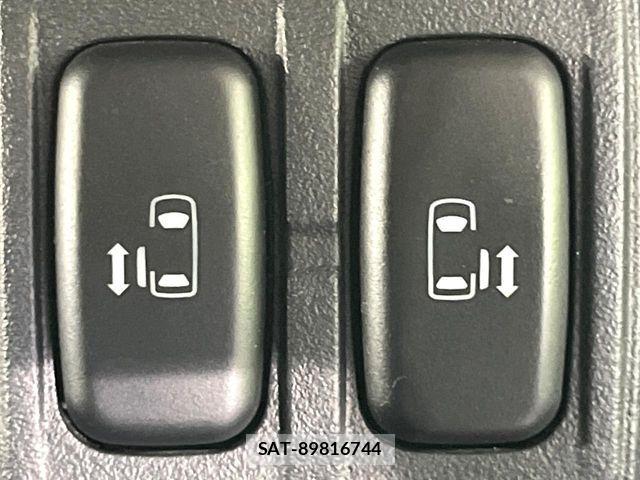 Mitsubishi DELICA 2018-02 8371609-3