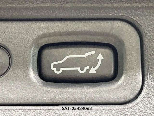 Mitsubishi DELICA 2023-01 8371607-5