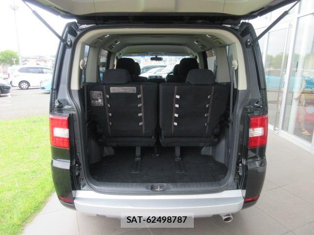 Mitsubishi DELICA 2011-03 8412040-9