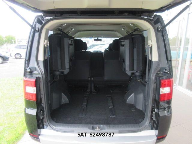 Mitsubishi DELICA 2011-03 8412040-10