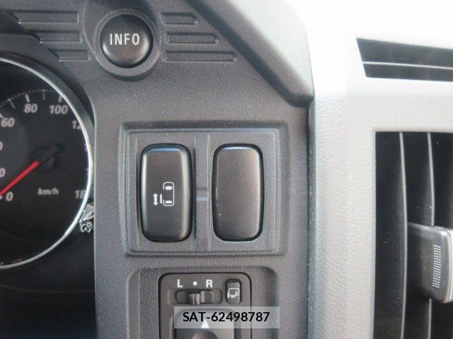 Mitsubishi DELICA 2011-03 8412040-19