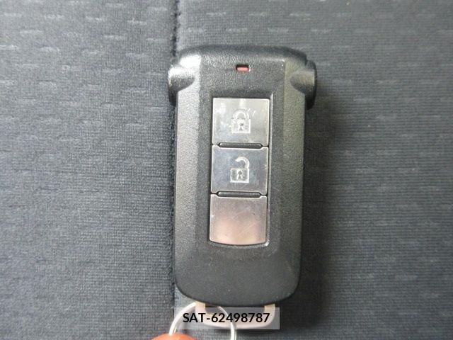Mitsubishi DELICA 2011-03 8412040-27