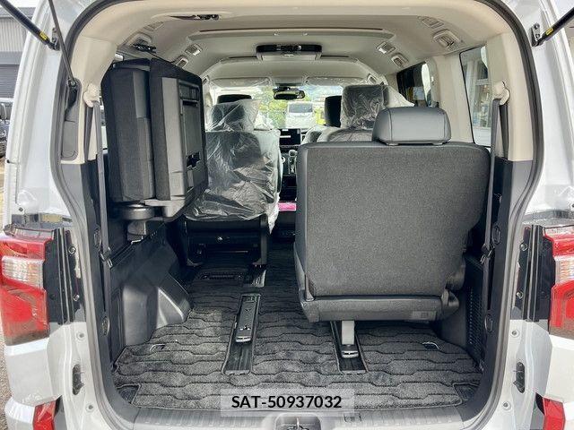 Mitsubishi DELICA 2026-07 8412016-16