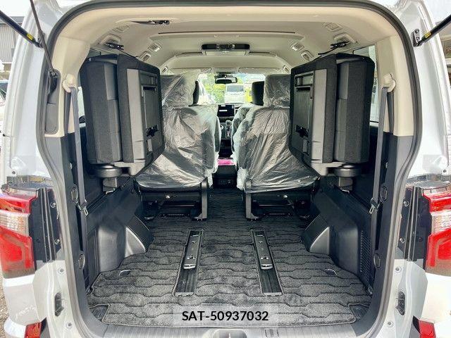 Mitsubishi DELICA 2026-07 8412016-17