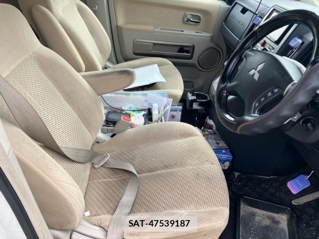 Mitsubishi DELICA 2009-09 8412052-15