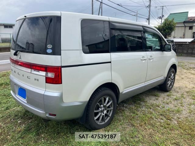 Mitsubishi DELICA 2009-09 8412052-3