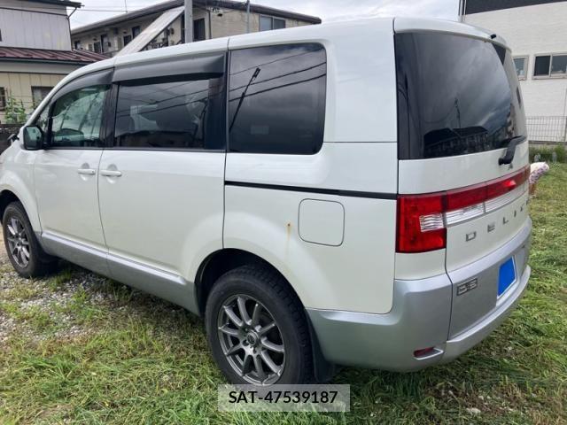 Mitsubishi DELICA 2009-09 8412052-4