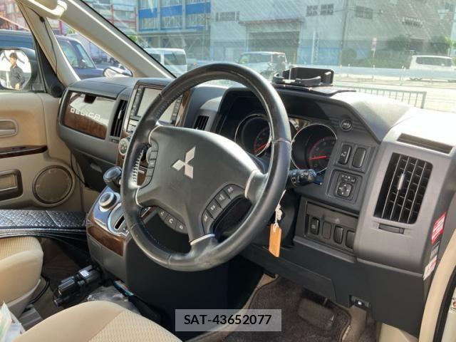 Mitsubishi DELICA 2009-08 8412049-11