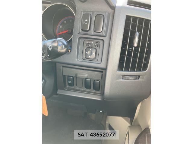 Mitsubishi DELICA 2009-08 8412049-16