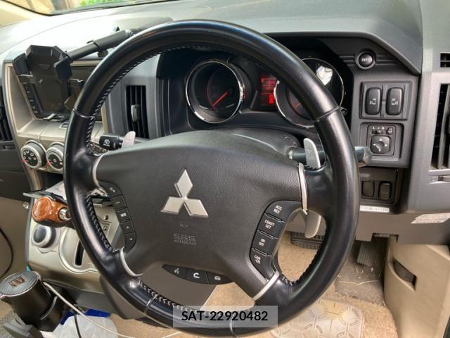 Mitsubishi DELICA 2007-10 8412054-11