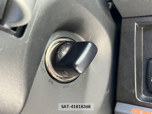 Mitsubishi DELICA 2015-10 8412029-25