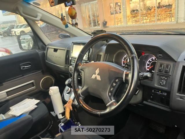 Mitsubishi DELICA 2017-04 8412048-23