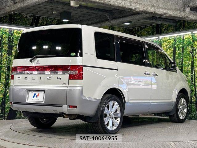 Mitsubishi DELICA 2017-08 8438076-19