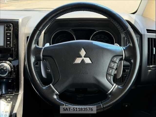 Mitsubishi DELICA 2015-10 8438078-11
