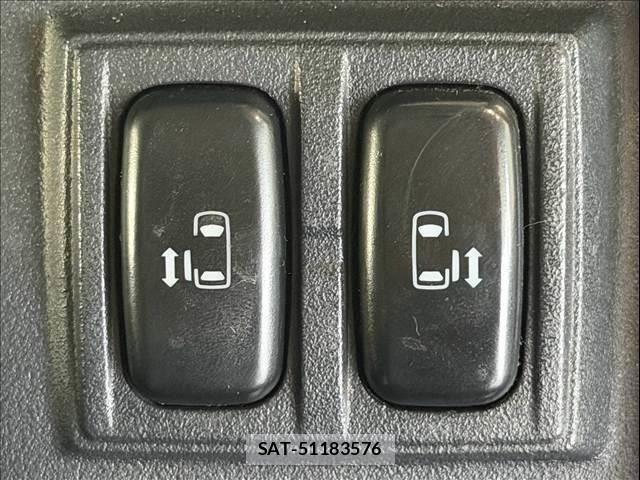 Mitsubishi DELICA 2015-10 8438078-24