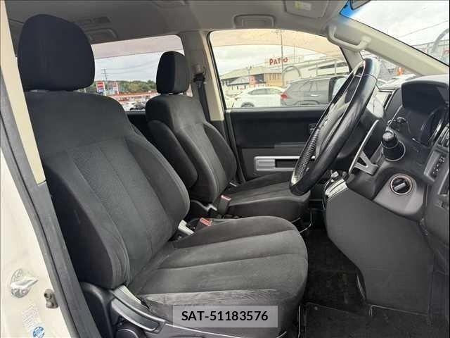 Mitsubishi DELICA 2015-10 8438078-7