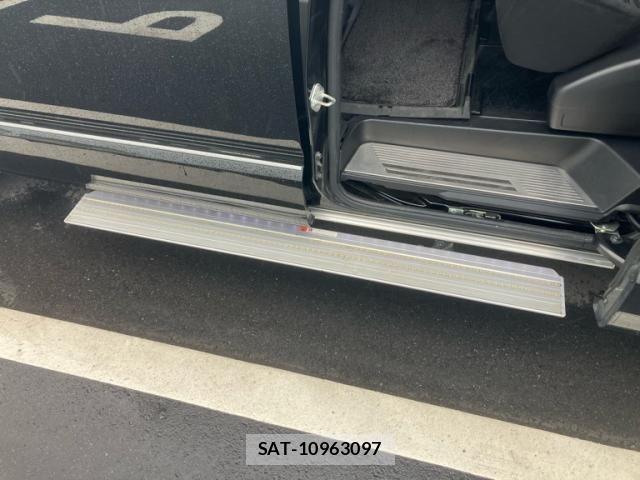 Mitsubishi DELICA 2019-02 8457364-12