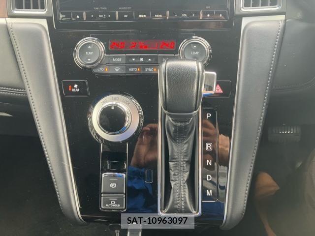 Mitsubishi DELICA 2019-02 8457364-23