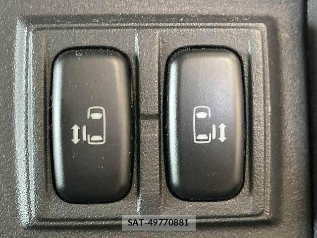 Mitsubishi DELICA 2013-11 8485294-4