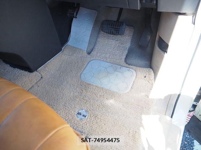Mitsubishi DELICA 2007-02 8485296-21