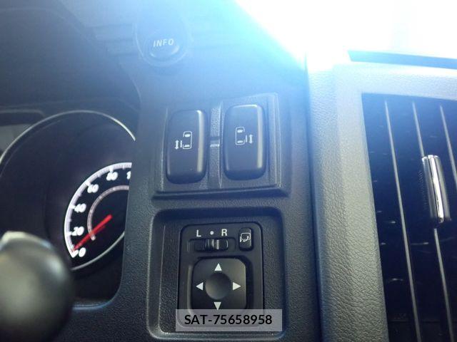 Mitsubishi DELICA 2009-11 8524391-18