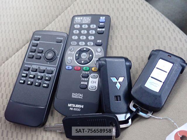 Mitsubishi DELICA 2009-11 8524391-28