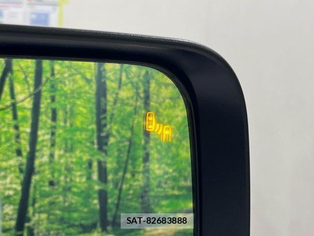 Mitsubishi DELICA 2024-05 8524383-4