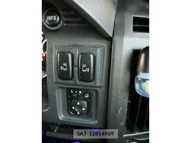 Mitsubishi DELICA 2018-12 8524407-10